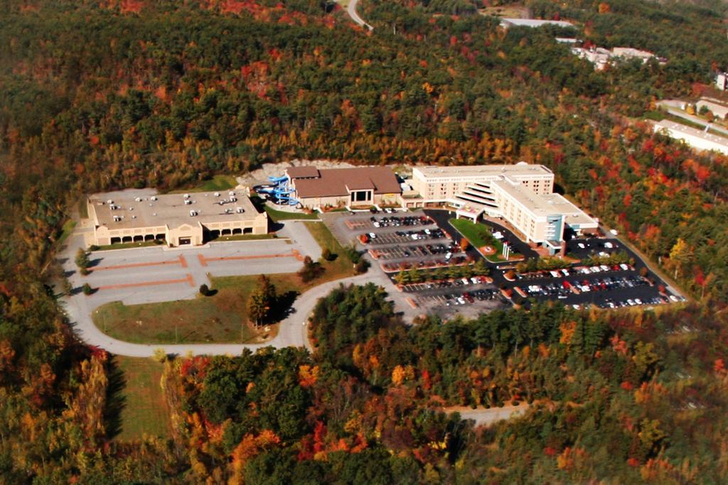 Holiday Inn Fitchburg-Waterpark Extérieur photo