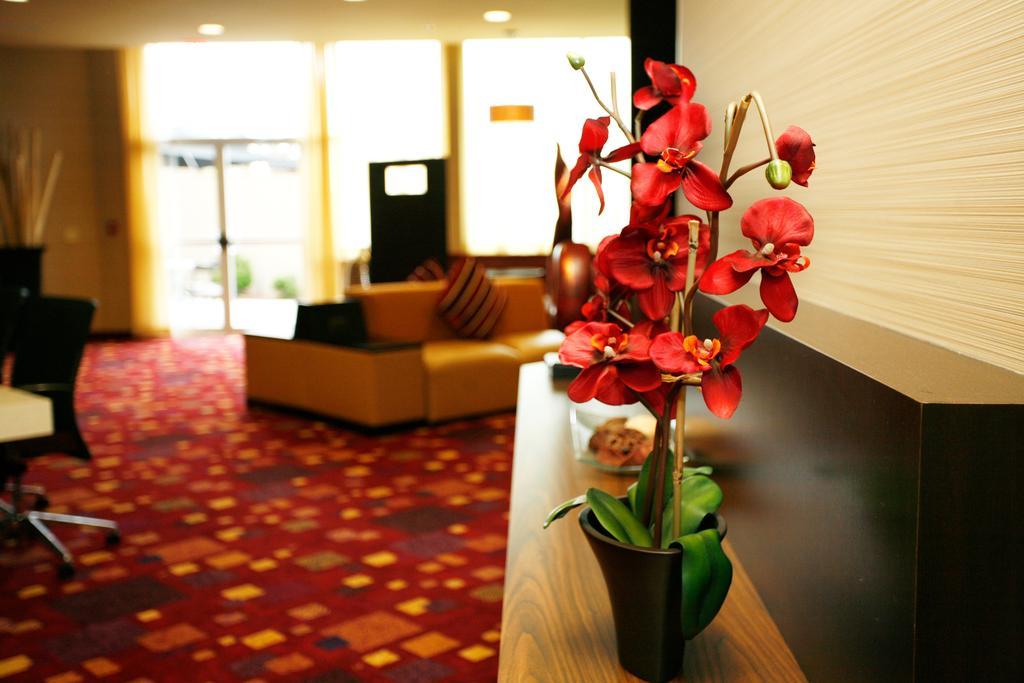 Holiday Inn Fitchburg-Waterpark Extérieur photo